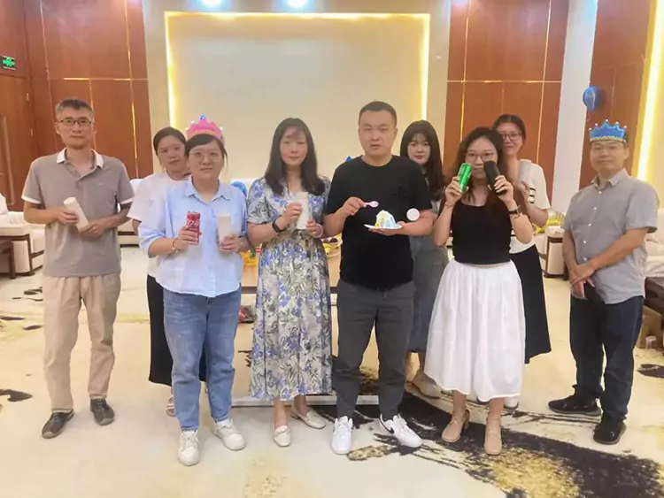 浪漫夏日,喜辰共樂 匯玨網(wǎng)絡(luò)8月員工生日會